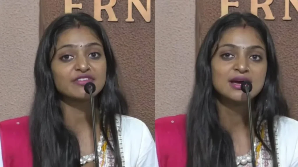 Monalisa Bhosle Allegation: फिल्ममेकर Sanoj Mishra पर गंभीर आरोप, POCSO के तहत कार्रवाई की तैयारी