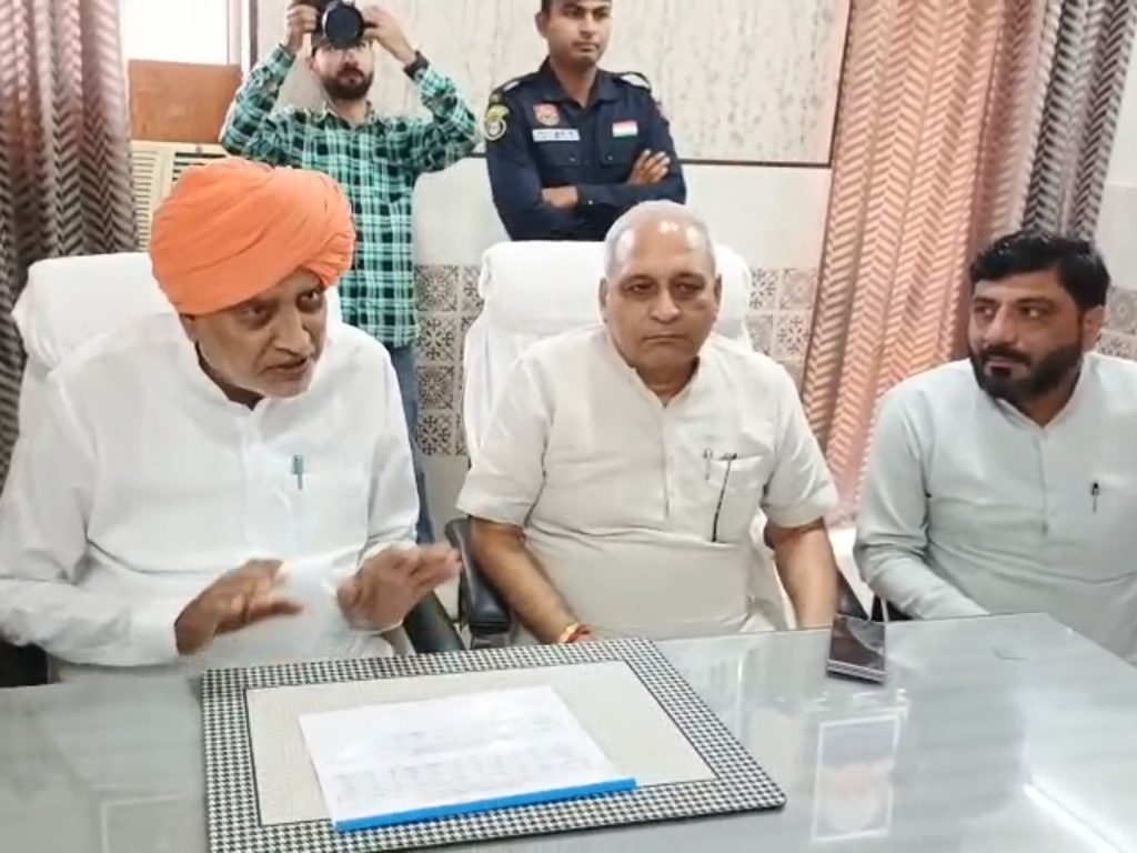 बरवाला मंडी निरीक्षण: श्याम सिंह राणा और रणबीर गंगवा सख्त, किसानों को परेशान करने पर हैफेड कर्मी सस्पेंड