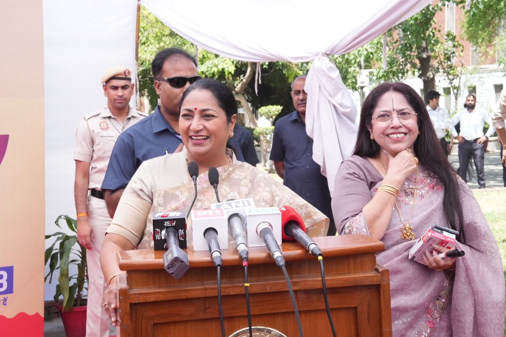 दिल्ली विश्वविद्यालय में ‘नारी शक्ति वंदन अधिनियम’ के समर्थन में सिग्नेचर कैंपेन, महिला आरक्षण को लेकर बढ़ा उत्साह