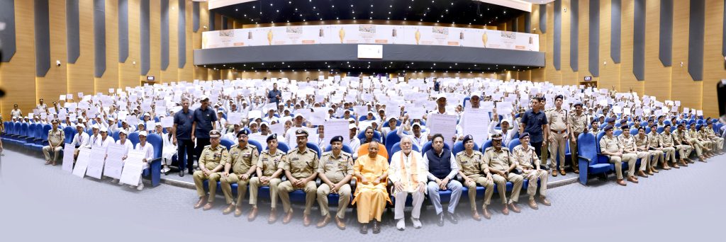 यूपी में पारदर्शी भर्ती का उदाहरण: 936 अभ्यर्थियों को नियुक्ति पत्र, यूपी पुलिस टेलीकम्युनिकेशन विभाग में मिली नौकरी