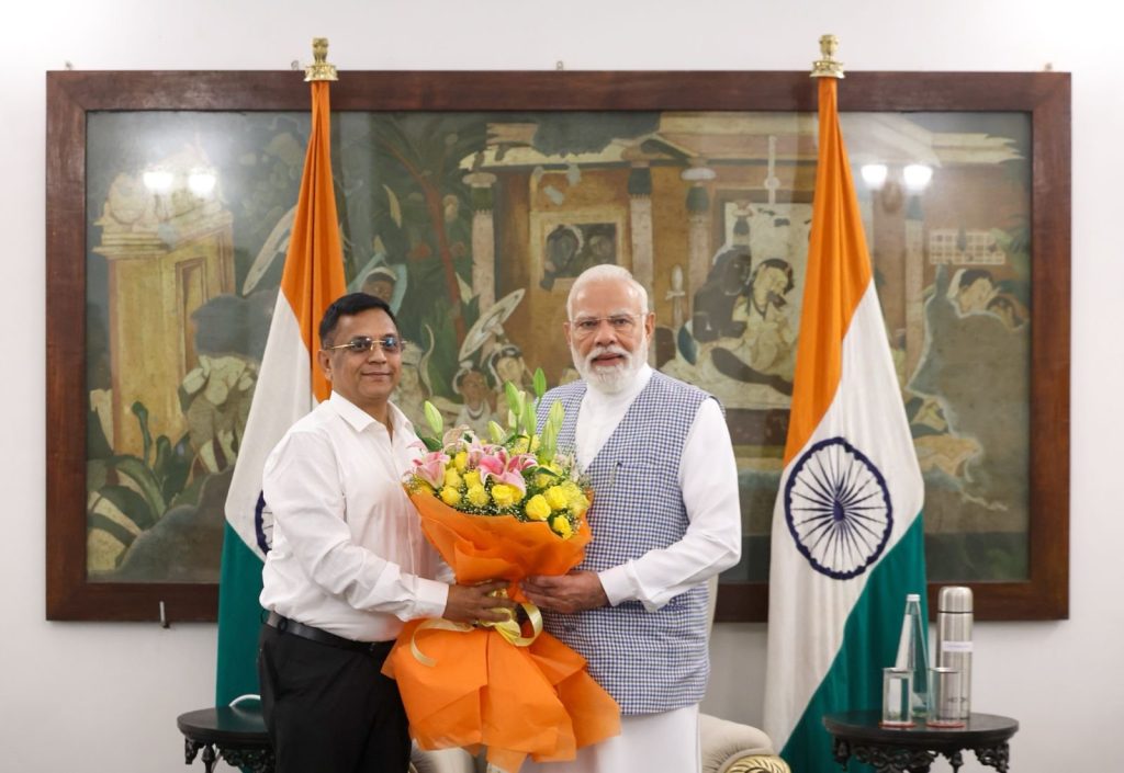पीएम मोदी ने NITI Aayog सदस्य डॉ. गोवर्धन दास से मुलाकात कर विज्ञान और नीति निर्माण में उनके योगदान की सराहना की