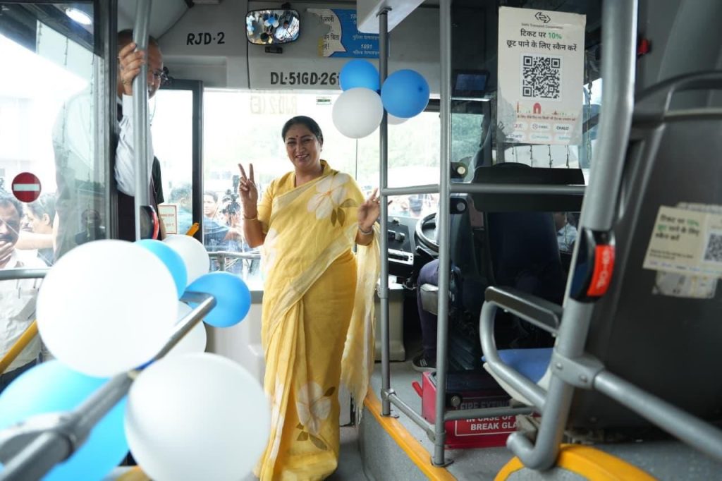दिल्ली में EV बसों का बड़ा विस्तार: 200 नई इलेक्ट्रिक बसें शामिल, 2026 तक 7000 का लक्ष्य