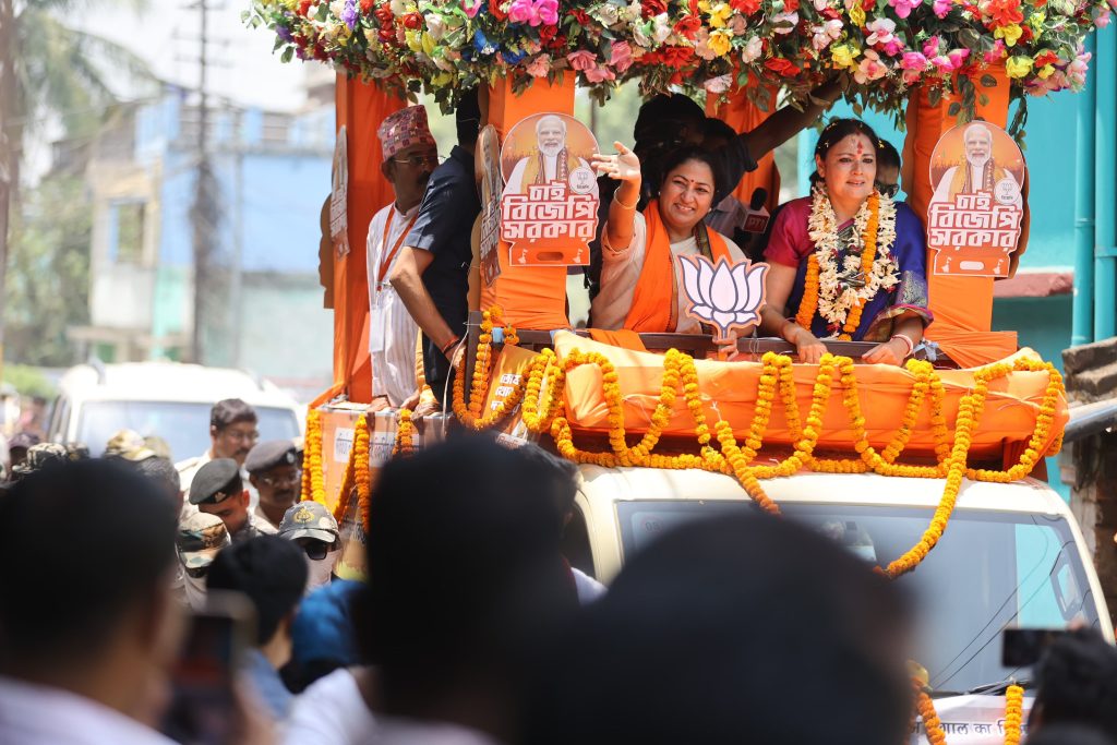 आसनसोल में BJP रोडशो में बड़ा दावा: अग्निमित्रा पॉल के समर्थन में उमड़ी भीड़, TMC पर निशाना