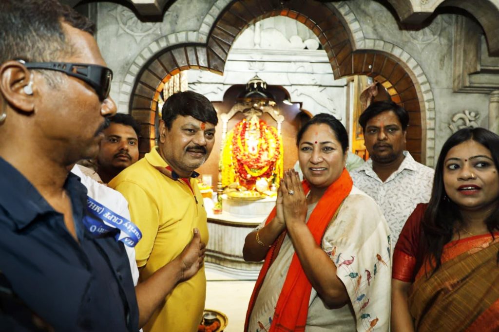 आसनसोल के महावीर मंदिर में पूजा के बाद बड़ा संदेश, विकास और सुशासन के समर्थन का दावा