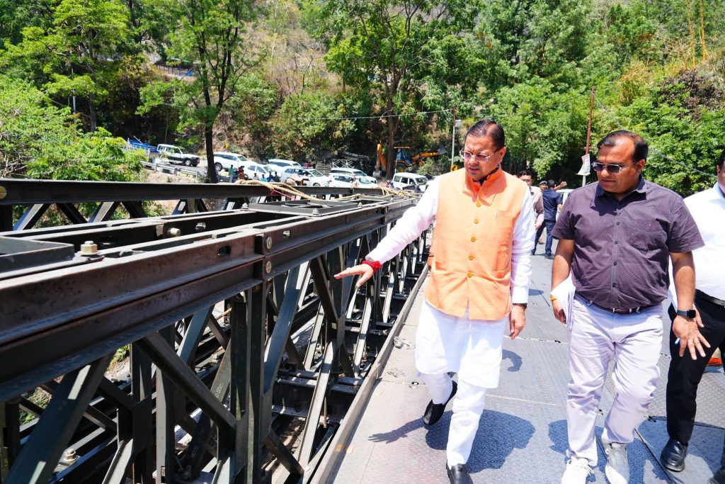देहरादून-मसूरी मार्ग का निरीक्षण, क्षतिग्रस्त पुल के निर्माण कार्य को समयबद्ध पूरा करने के निर्देश