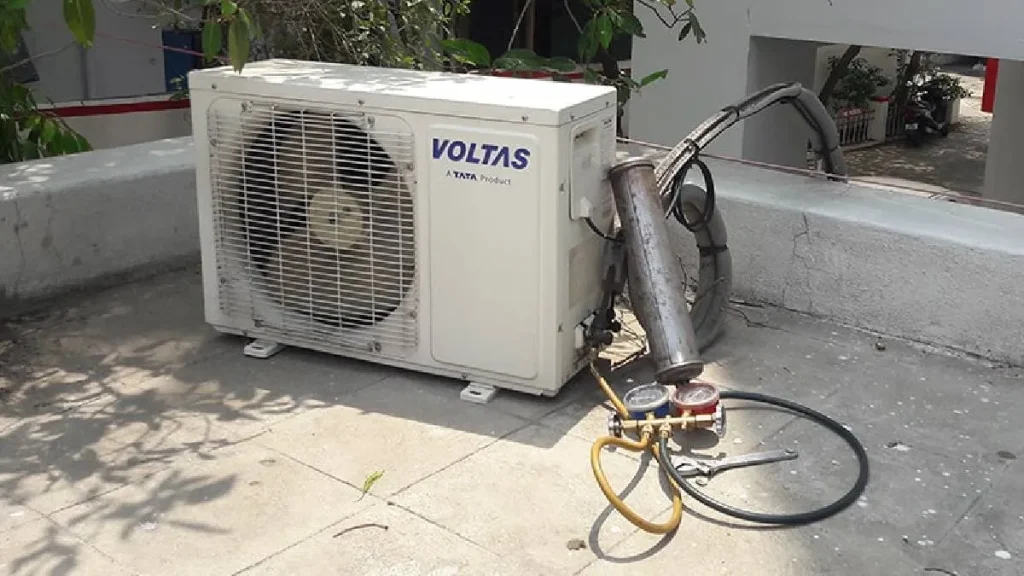 1.5 टन AC में कितनी गैस होती है? जानें R32 और R-410A के अनुसार सही मात्रा और खर्च