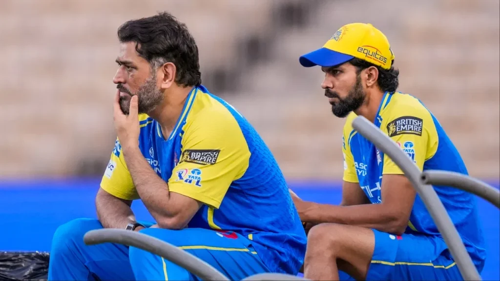 IPL 2026: क्या इस सीजन नहीं खेलेंगे एमएस धोनी? चोट को लेकर CSK कोच के बयान से बढ़ा सस्पेंस