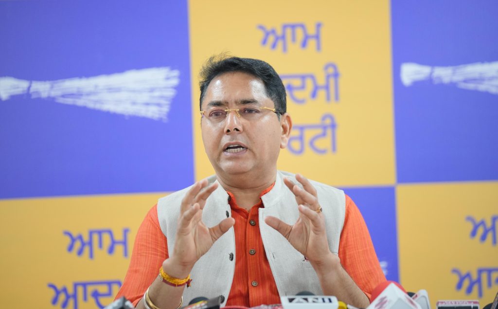 नगर निगम चुनाव में मतदान की अपील, AAP नेता अमन अरोड़ा ने शहरी विकास और शांति बनाए रखने पर दिया जोर