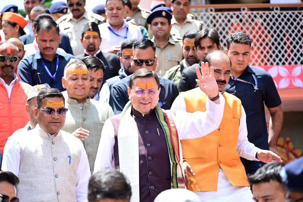 अल्मोड़ा के डोल आश्रम में भव्य स्थापना महोत्सव, मां राजेश्वरी प्राण-प्रतिष्ठा और कन्या पूजन संपन्न