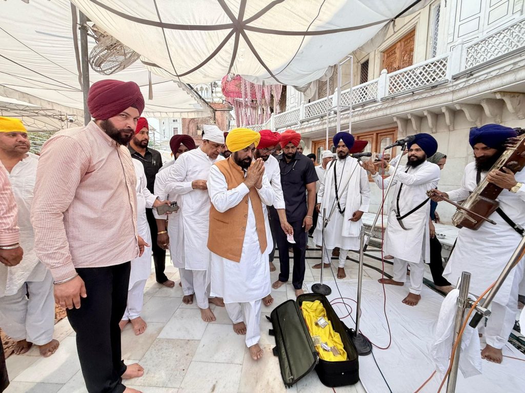 सचखंड श्री हरमंदिर साहिब में धन्यवाद यात्रा का भव्य आयोजन, सख्त कानून को लेकर अरदास और पंजाब में शांति-अखंडता का संकल्प