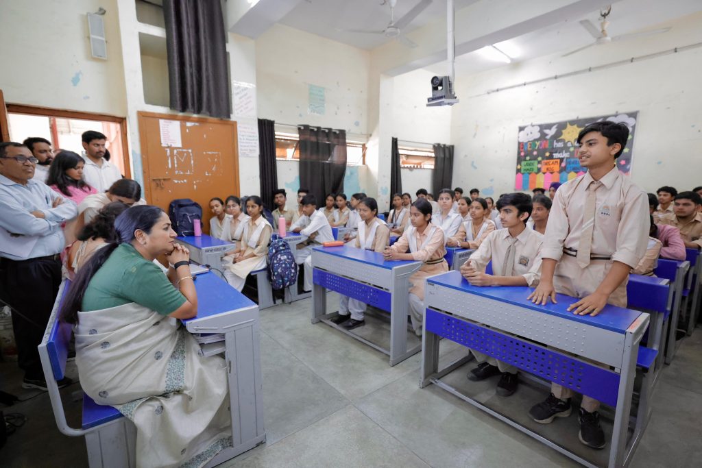 दिल्ली के सरकारी स्कूलों में बड़ा सुधार अभियान, औचक निरीक्षण के दौरान छात्रों की सुरक्षा और सुविधाओं पर सख्त निर्देश