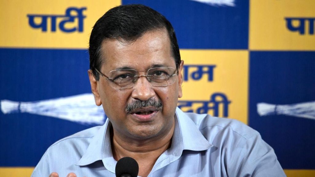अरविंद केजरीवाल: देश में किस तरह की सरकार है जो एक पेपर ठीक से नहीं करा पा रही