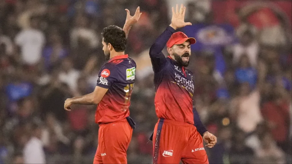 भुवनेश्वर कुमार का 10 साल बाद लगा छक्का बना आरसीबी के लिए शुभ संकेत, क्या आईपीएल 2026 में दोहराएगा इतिहास?