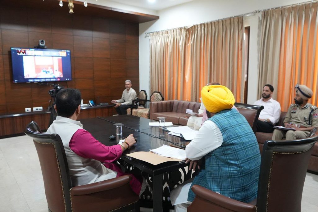 पंजाब की जवानी को बचाना हमारी सर्वोच्च प्राथमिकता; मुख्यमंत्री भगवंत सिंह मान ने डीसीज़ और एसएसपीज़ को ‘युद्ध नशियां विरुद्ध’ अभियान को और तेज करने के निर्देश दिए