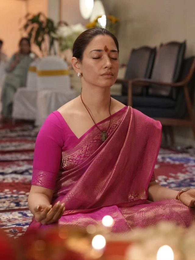 साध्वियों संग घंटों की पूजा: तमन्ना भाटिया बोलीं- देवी आईं, बैठी रह गई एक्ट्रेस