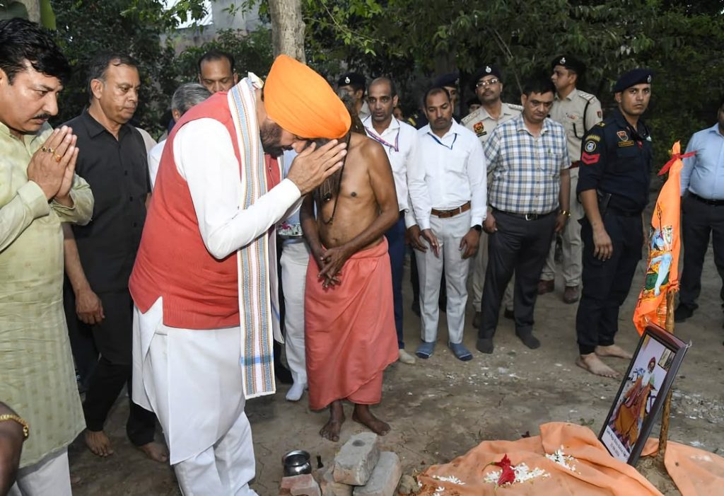 मुख्यमंत्री नायब सिंह सैनी ने नागेश्वर महादेव धाम का किया दौरा, गुंबद गिरने की घटना की ली जानकारी