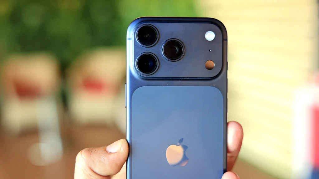 iPhone 17 Pro Max पर बड़ा डिस्काउंट: रिलायंस डिजिटल पर मिल रही हजारों की बचत, जानें पूरी डील iPhone 17 Pro Max पर बड़ा डिस्काउंट: रिलायंस डिजिटल पर मिल रही हजारों की बचत, जानें पूरी डील