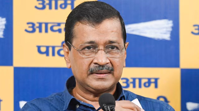 राम मंदिर चंदा मामले पर अरविंद केजरीवाल ने उठाए सवाल, चंपत राय की भूमिका पर मांगा जवाब राम मंदिर चंदा मामले पर अरविंद केजरीवाल ने उठाए सवाल, चंपत राय की भूमिका पर मांगा जवाब