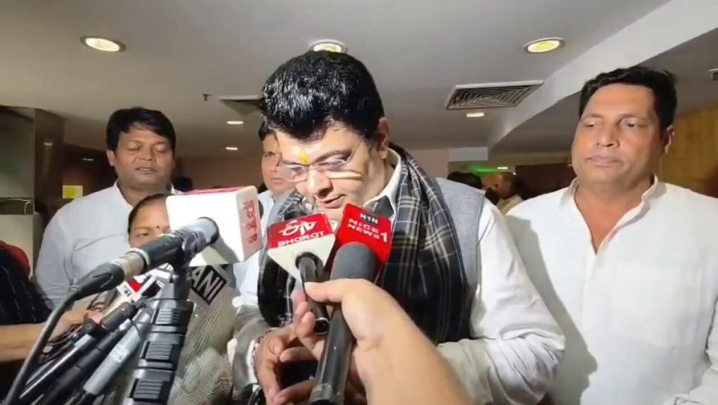 MCD सदन में E20 नीति और जलभराव पर AAP के अंकुश नारंग ने भाजपा से मांगा जवाब