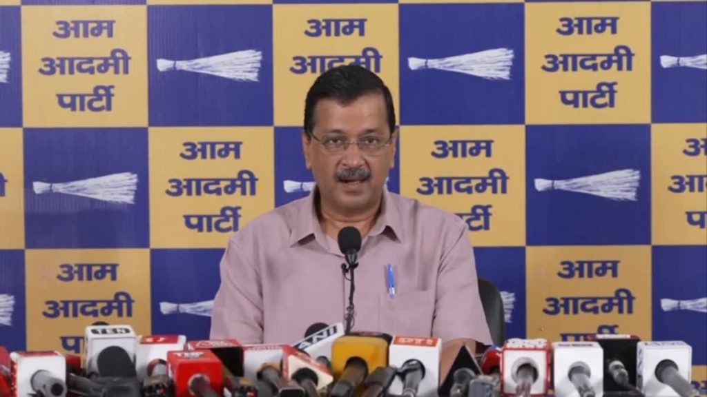 E20 पेट्रोल विवाद: अरविंद केजरीवाल ने केंद्र पर लगाए गंभीर आरोप, बोले- पुराने 30 करोड़ वाहनों पर मंडरा रहा खतरा