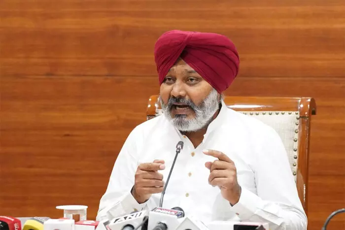हरपाल सिंह चीमा ने E20 मुद्दे पर नेशनल टाउनहॉल में भाग लेने की अपील की, युवाओं से जुड़ने का आह्वान हरपाल सिंह चीमा ने E20 मुद्दे पर नेशनल टाउनहॉल में भाग लेने की अपील की, युवाओं से जुड़ने का आह्वान
