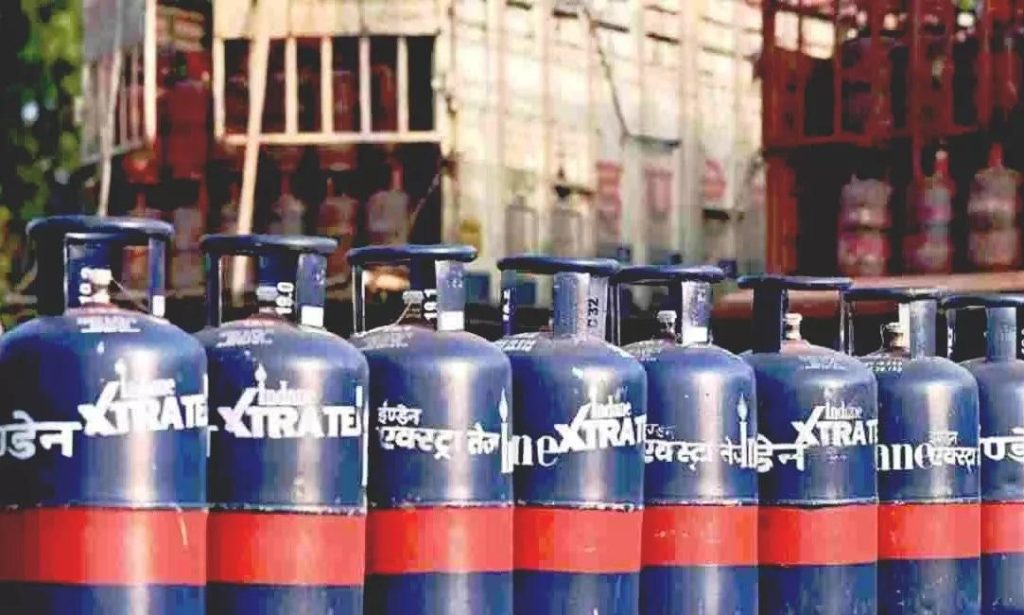 Gas cylinder price drop: 1 जुलाई से बदले नियम - गैस सिलिंडर की कीमतें घटी, डीजल पर भी बड़ा निर्णय