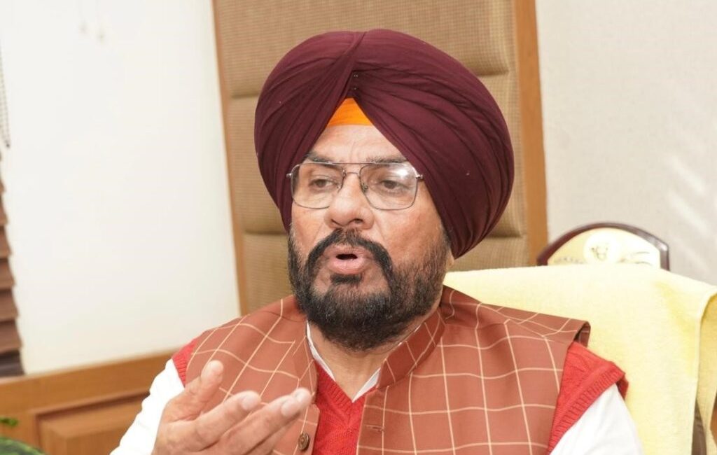 कुलदीप सिंह धालीवाल ने 15.90 करोड़ की सड़क चौड़ीकरण परियोजना का किया निरीक्षण, कार्य में तेजी के निर्देश कुलदीप सिंह धालीवाल ने 15.90 करोड़ की सड़क चौड़ीकरण परियोजना का किया निरीक्षण, कार्य में तेजी के निर्देश