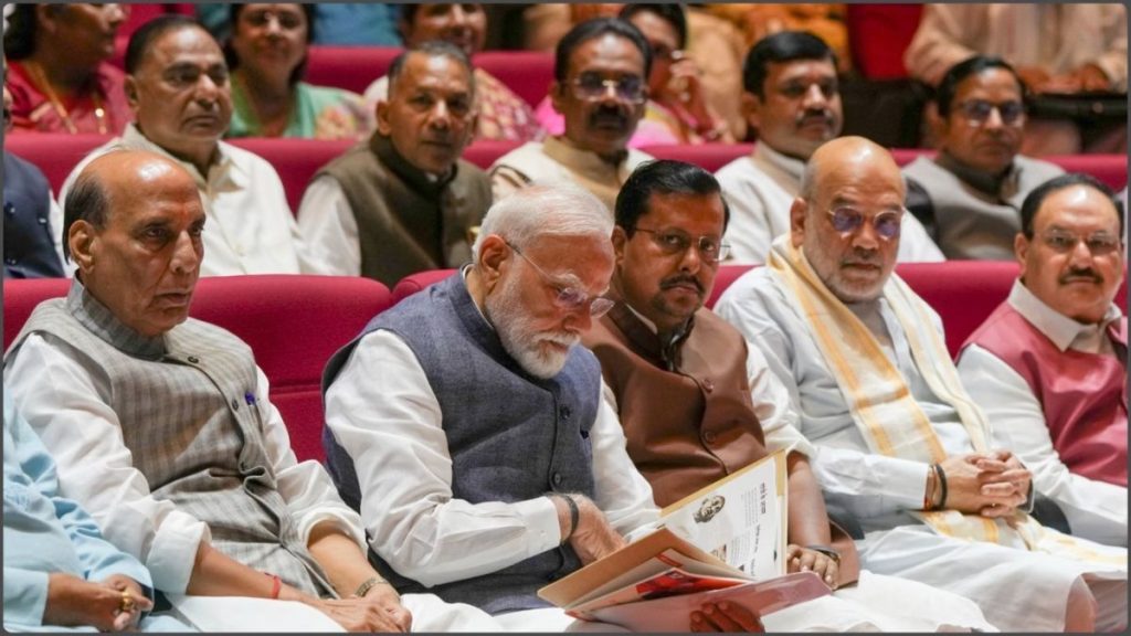 प्रधानमंत्री नरेंद्र मोदी ने NDA संसदीय दल की ‘मंगल मिलन’ बैठक में लिया हिस्सा, संसद सत्र के बीच हुई अहम चर्चा