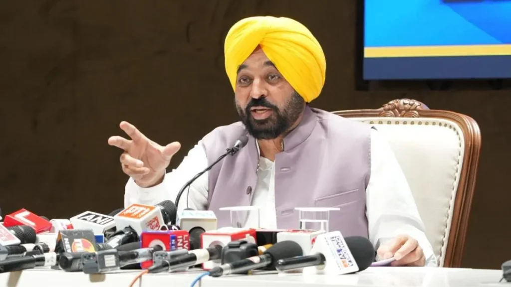 मुख्यमंत्री मावां धीयां सत्कार योजना से पंजाब की 33 लाख महिलाओं को मिला लाभ, ₹1,149 करोड़ की सहायता सीधे खातों में पहुंची मुख्यमंत्री मावां धीयां सत्कार योजना से पंजाब की 33 लाख महिलाओं को मिला लाभ, ₹1,149 करोड़ की सहायता सीधे खातों में पहुंची