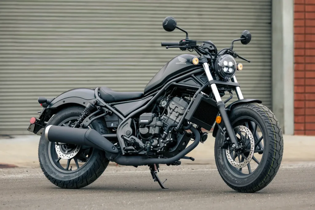 Honda Rebel 300 भारत में लॉन्च, E-Clutch से लैस नई क्रूजर का Classic 350 से मुकाबला