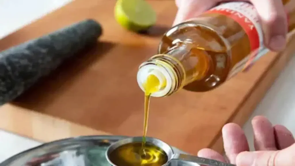 Maharashtra Edible Oil Ban: महाराष्ट्र में खुले खाने के तेल की बिक्री पर रोक, छोटे कारोबारियों की बढ़ी चिंता