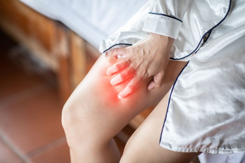 Thigh Chafing Prevention: गर्मी में जांघों के बीच होती है जलन और त्वचा छिलने की समस्या? इन आसान तरीकों से पाएं राहत Thigh Chafing Prevention: गर्मी में जांघों के बीच होती है जलन और त्वचा छिलने की समस्या? इन आसान तरीकों से पाएं राहत