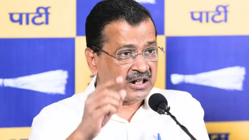 अरविंद केजरीवाल का मोदी सरकार पर हमला, सोशल मीडिया पोस्ट हटाने के नियम को लेकर उठाए सवाल