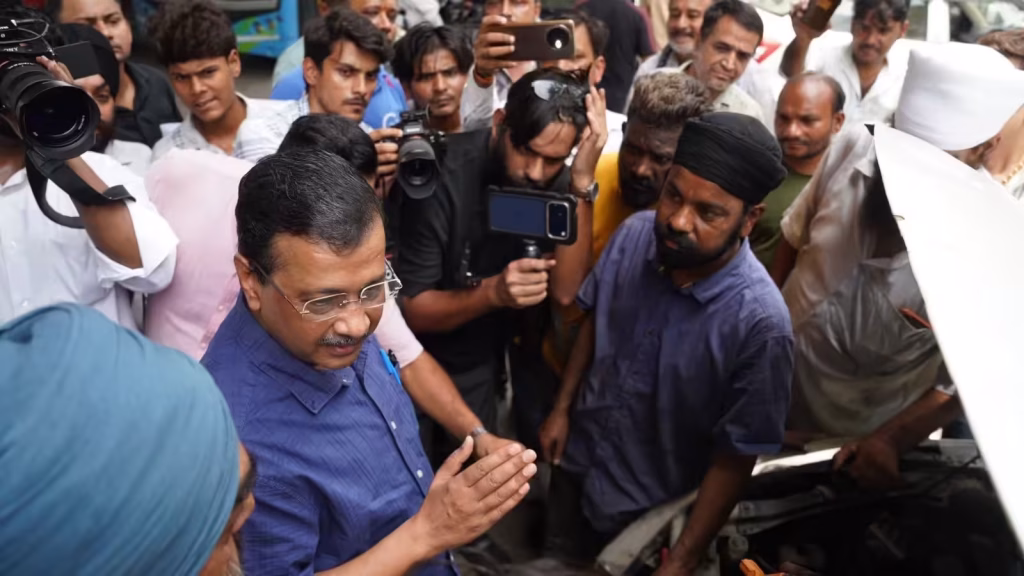अरविंद केजरीवाल E20 पेट्रोल और एथेनॉल नीति को लेकर केंद्र सरकार पर निशाना साधते हुए