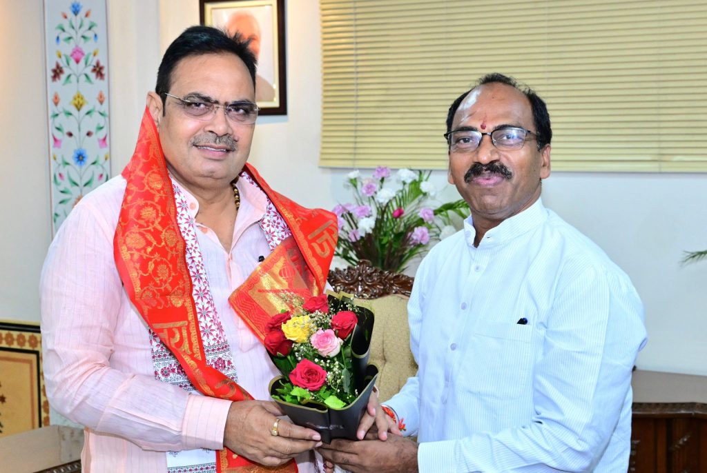 उदयपुर सांसद रावत को BJP ST मोर्चा का राष्ट्रीय अध्यक्ष बनने पर मुख्यमंत्री भजनलाल शर्मा ने दी बधाई उदयपुर सांसद रावत को BJP ST मोर्चा का राष्ट्रीय अध्यक्ष बनने पर मुख्यमंत्री भजनलाल शर्मा ने दी बधाई