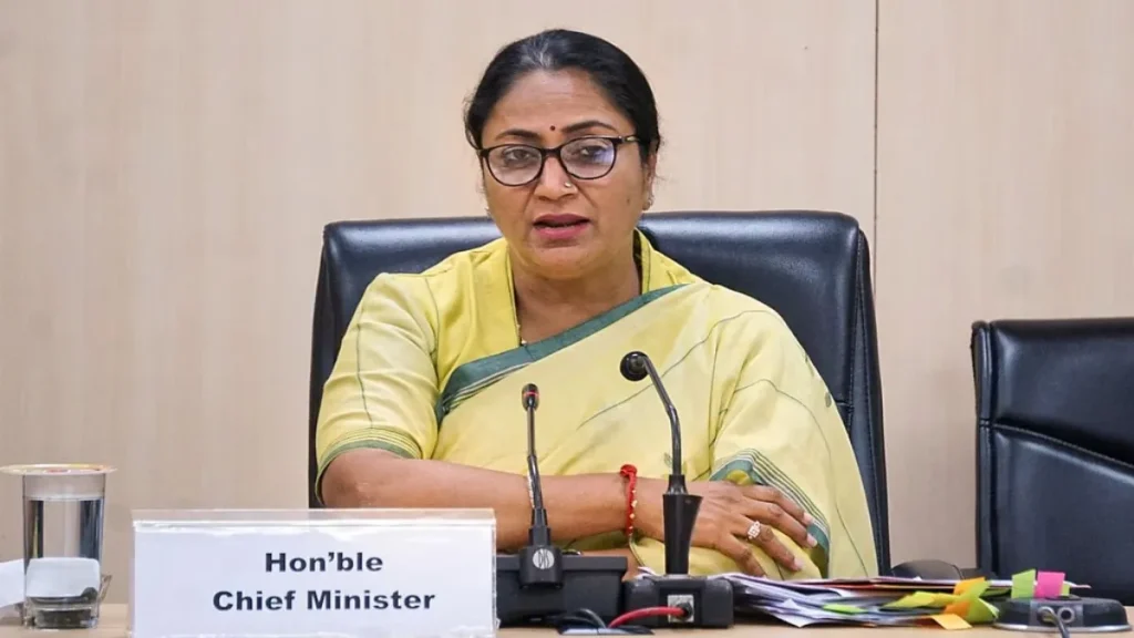 दिल्ली में प्याज-चीनी की बढ़ती कीमतों पर मुख्यमंत्री रेखा गुप्ता सख्त, बुलाई आपात बैठक; पानी सप्लाई पर भी बड़ा प्लान दिल्ली में प्याज-चीनी की बढ़ती कीमतों पर मुख्यमंत्री रेखा गुप्ता सख्त, बुलाई आपात बैठक; पानी सप्लाई पर भी बड़ा प्लान