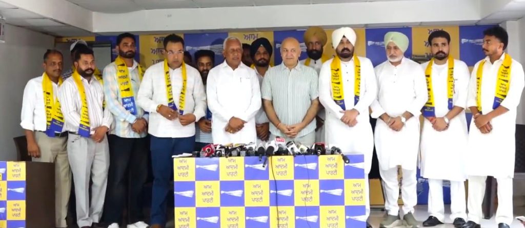 20 साल बाद कांग्रेस से अलग हुए सनमीक सिंह हेनरी सिद्धू, आम आदमी पार्टी में हुए शामिल