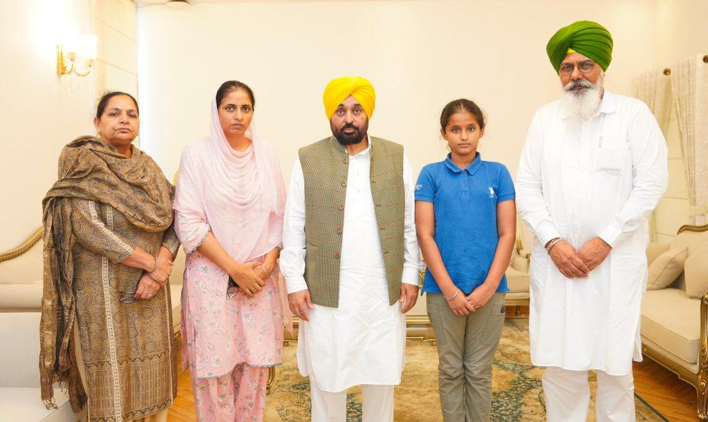 पंजाब के कबड्डी खिलाड़ी गुरजीत सिंह टूट के निधन पर मुख्यमंत्री भगवंत मान ने जताया दुख, गांव में बनेगा खेल स्टेडियम पंजाब के कबड्डी खिलाड़ी गुरजीत सिंह टूट के निधन पर मुख्यमंत्री भगवंत मान ने जताया दुख, गांव में बनेगा खेल स्टेडियम
