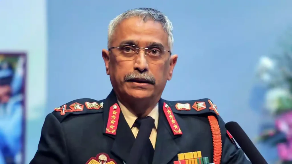 पूर्व सेना प्रमुख मनोज नरवणे का बड़ा खुलासा: पाकिस्तान पर रहा फोकस, लेकिन चीन बनेगा भारत का मुख्य प्रतिस्पर्धी पूर्व आर्मी चीफ जनरल मनोज नरवणे का पाकिस्तान और चीन की सुरक्षा चुनौतियों पर बयान