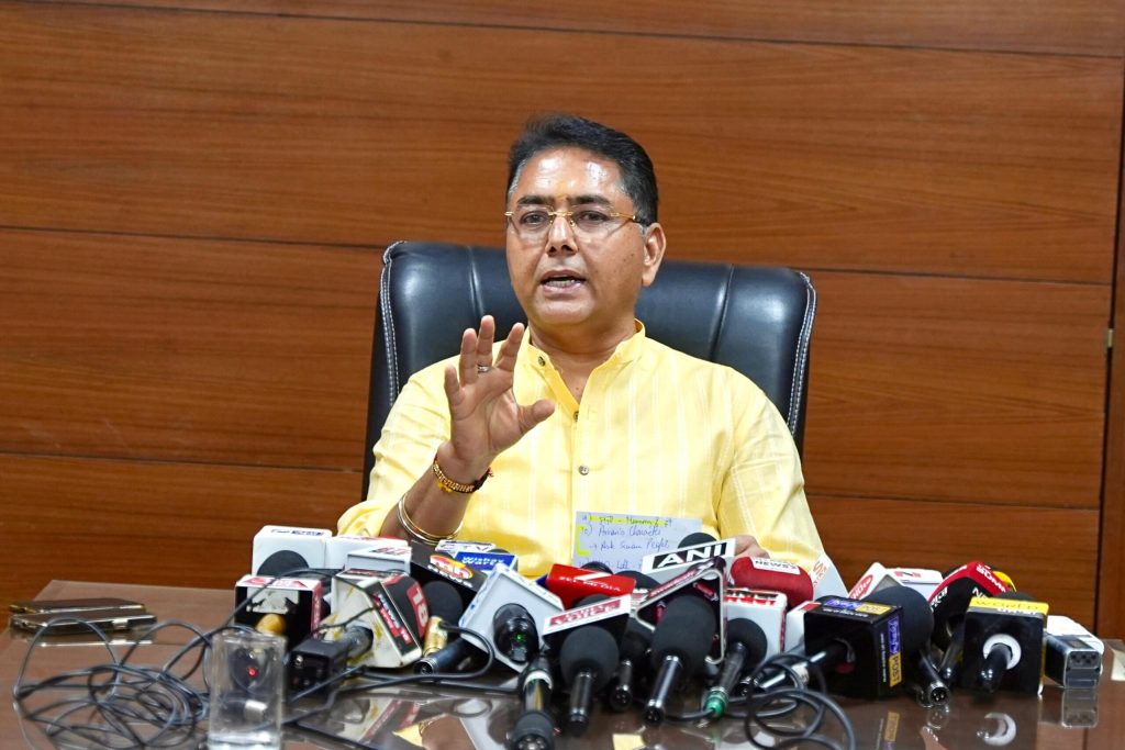 मान सरकार के इंडस्ट्री-फ्रेंडली माहौल से निवेश को बढ़ावा, बेंगलुरु कॉन्क्लेव में बड़े उद्योग समूहों से बातचीत