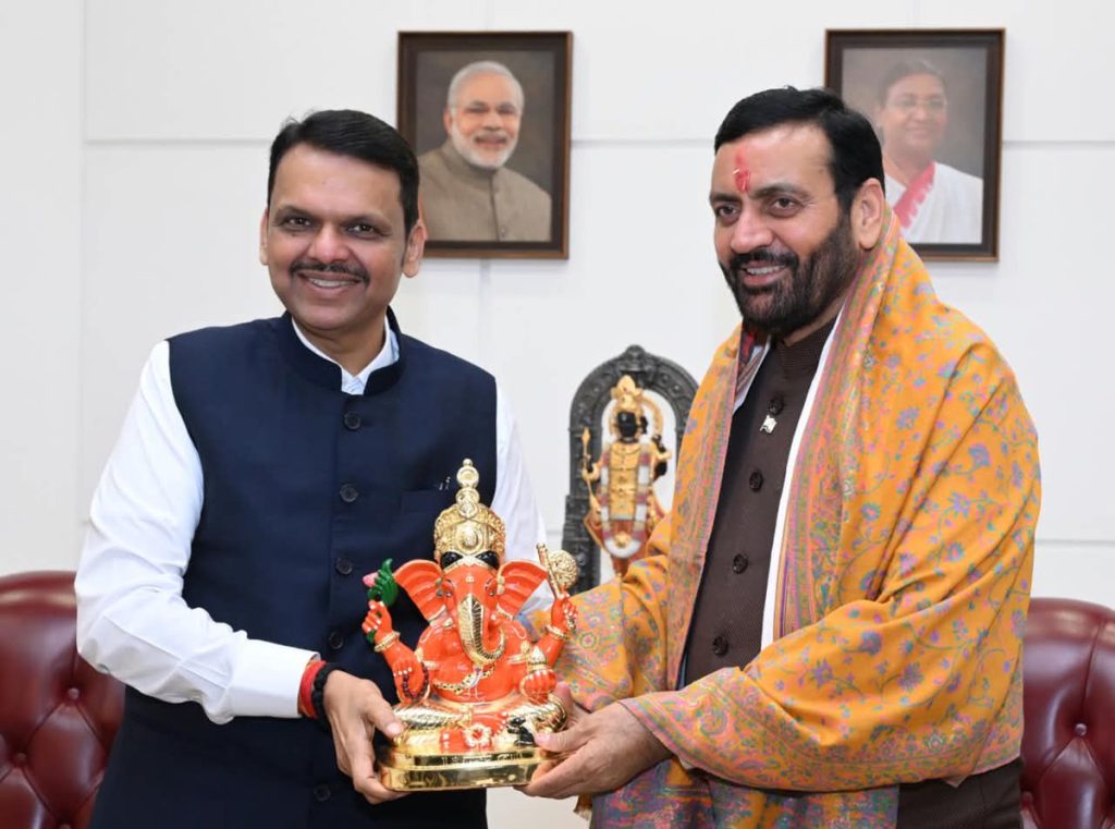 मुंबई में फडणवीस से मिले मुख्यमंत्री नायब सिंह सैनी, तीसरे पानीपत युद्ध की वीरगाथा को समर्पित होगा शौर्य स्मारक