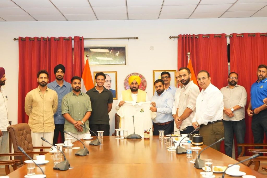 Sher-e-Punjab T20 Cup: मुख्यमंत्री भगवंत मान ने खिलाड़ियों से की मुलाकात, 30 अगस्त से मोहाली में मुकाबले