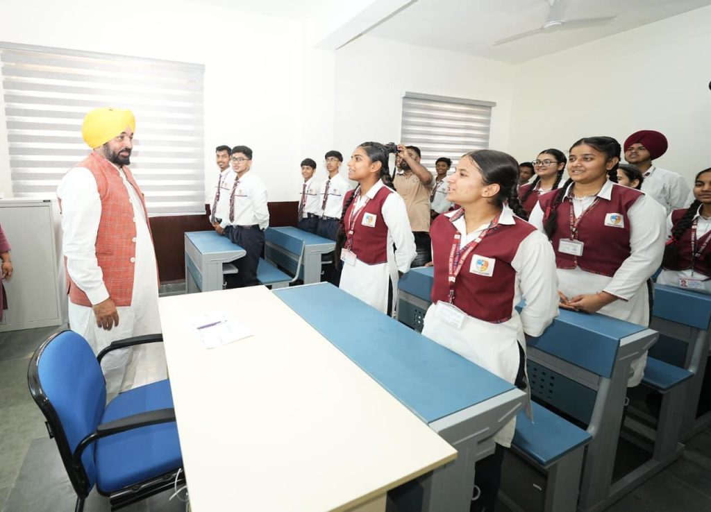 मुख्यमंत्री भगवंत सिंह मान ने लुधियाना में दो नए स्कूल ऑफ एमिनेंस का उद्घाटन किया, शिक्षा क्रांति पर दिया जोर