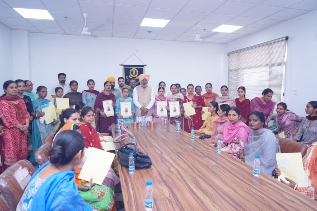 हरपाल सिंह चीमा ने नव नियुक्त आंगनवाड़ी वर्करों को सौंपे नियुक्ति पत्र, महिला सशक्तिकरण को लेकर मान सरकार की प्रतिबद्धता दोहराई