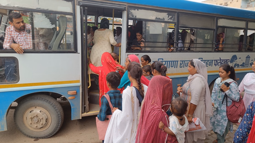 हरियाणा रोडवेज बसों में महिला सीट को लेकर नया नियम, अब बीच सफर में यात्री को नहीं उठाया जाएगा हरियाणा रोडवेज बसों में महिला सीट को लेकर नया नियम, अब बीच सफर में यात्री को नहीं उठाया जाएगा