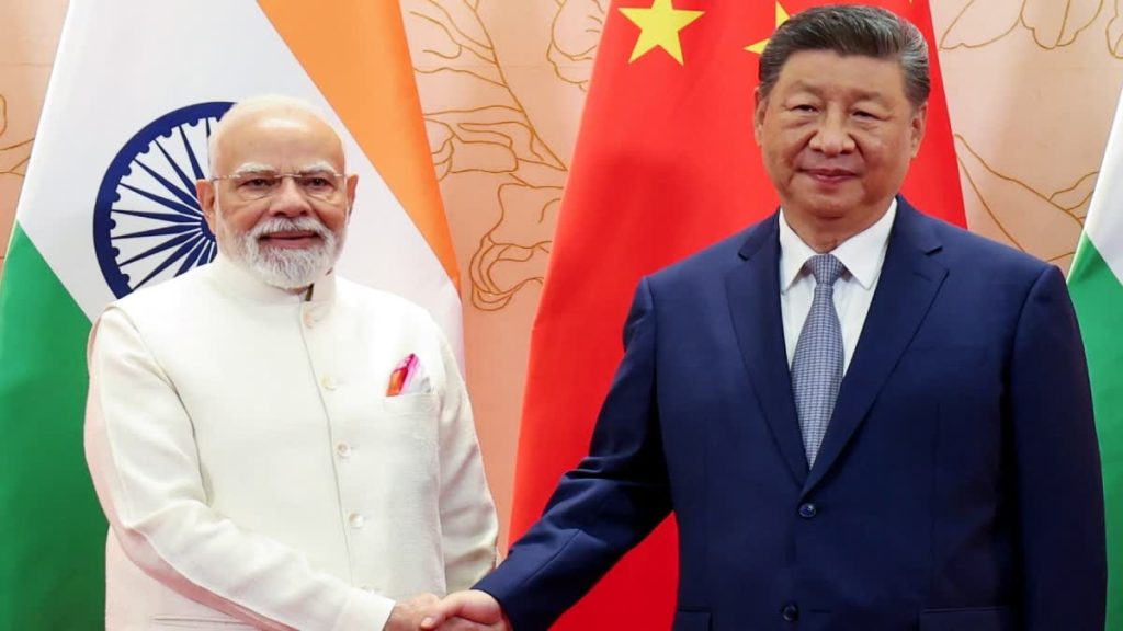 BRICS Summit 2026: पीएम मोदी ने मुस्कुराकर किया शी जिनपिंग का स्वागत, रामेश्वरम मंदिर की वास्तुकला पर हुई चर्चा BRICS Summit 2026: पीएम मोदी ने मुस्कुराकर किया शी जिनपिंग का स्वागत, रामेश्वरम मंदिर की वास्तुकला पर हुई चर्चा