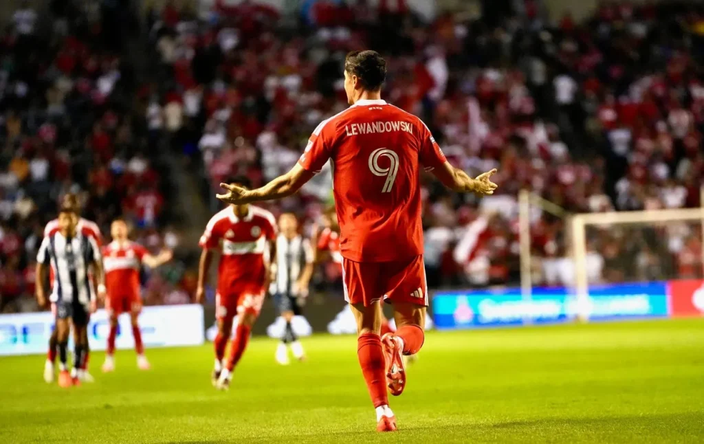 Chicago Fire vs Inter Miami: मेस्सी के असिस्ट से 1-1 ड्रॉ, लेवांडोव्स्की ने किया गोल Chicago Fire vs Inter Miami: मेस्सी के असिस्ट से 1-1 ड्रॉ, लेवांडोव्स्की ने किया गोल