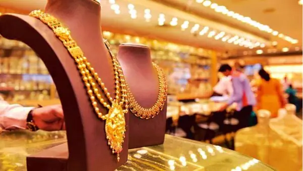 Gold Price Today: सप्ताह की शुरुआत में सस्ता हुआ सोना, दिल्ली-मुंबई समेत प्रमुख शहरों में जानें आज का भाव Gold Price Today: सप्ताह की शुरुआत में सस्ता हुआ सोना, दिल्ली-मुंबई समेत प्रमुख शहरों में जानें आज का भाव