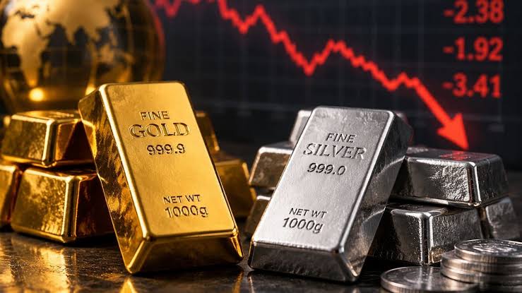 Gold Silver Price Today: सोना 2,700 और चांदी 10,000 रुपये सस्ती, जानें आज के ताजा भाव Gold Silver Price Today: सोना 2,700 और चांदी 10,000 रुपये सस्ती, जानें आज के ताजा भाव