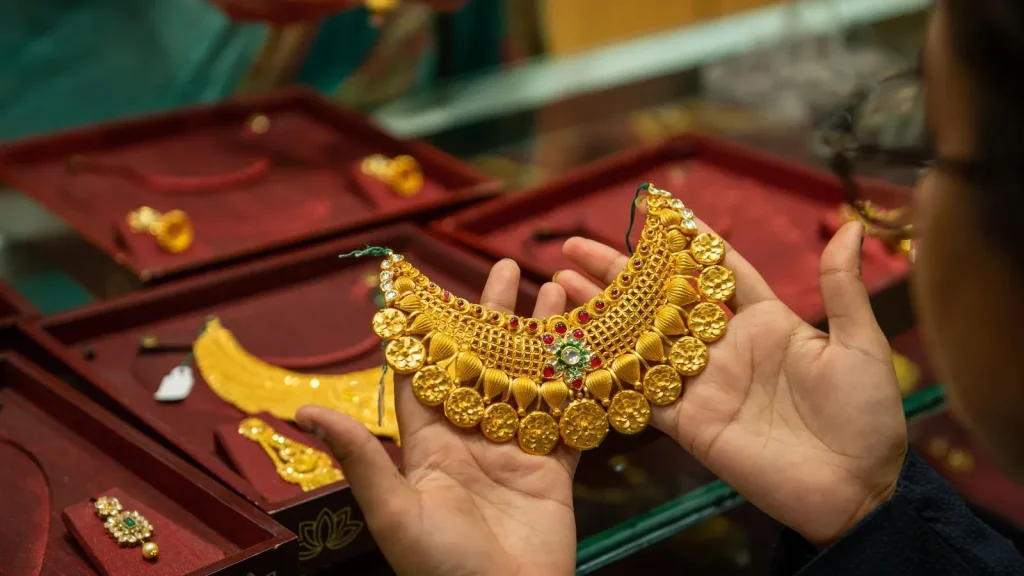 Gold Silver Price Today: 1.50 लाख के पार पहुंचा गोल्ड, चांदी में भी तेजी, जानें अपने शहर का रेट